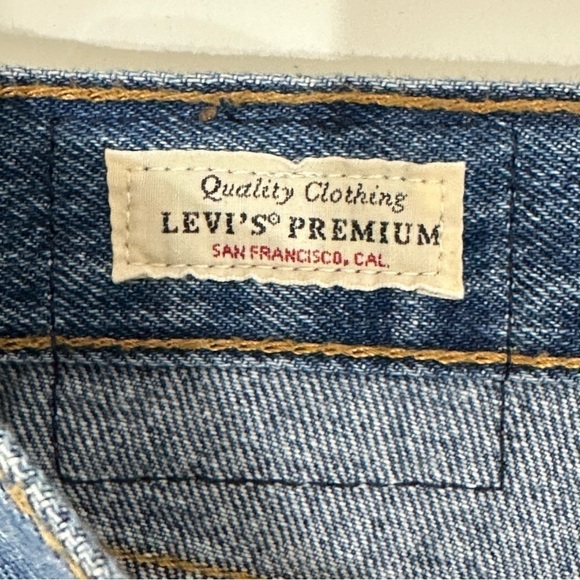 Levi’s Wedgie Jeans Distressed Buttonfly - Picture 6 of 9